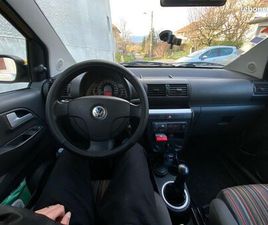 VOLKSWAGEN FOX VOITURE FOX