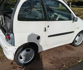 VENDS VOITURE SANS PERMIS À DÉBATTRE