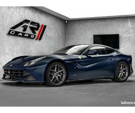 FERRARI F12 BERLINETTA V12 6.3L 740CH | CARBONE INTÉRIEUR & EXTÉRIEUR • LIFT • CAMÉRAS AV/AR • JBL • ALCANTARA BLEU