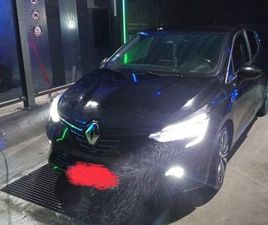 MAGNIFIQUE CLIO 5 INITIAL NOIR