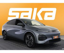 AWD PERFORMANCE ** KOUKKU / ILMASTOIDUT NAHKAPENKIT / 360° / LASIKATTO / ACC / LÄMPÖPUMPPU / KEYLESSGO / BLIS **