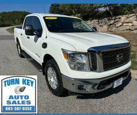 2017 NISSAN TITAN SV CREW CAB 4X4 **ONE OWNER**