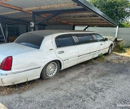 LINCOLN TOWN CAR LIMOUSINE