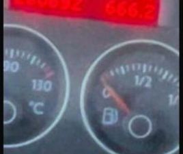 VOLKSWAGEN TOURAN VOLKSWAGEN - TOURAN