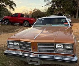 OLDSMOBILE CUSTOM CRUISER