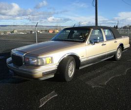 LINCOLN TOWN CAR