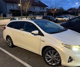 TOYOTA AURIS TOURING SPORT