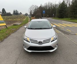 AVENSIS 2.0 LINEA LUNA