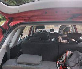 KIA CARENS SCHÖNES AUTO MIT SIEBEN PASSAGIEREN