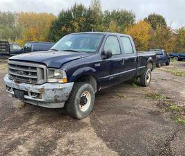 VÉHICULE COMMERCIAL FORD F350 À CABINE DOUBLE 2002