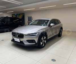 VOLVO V60 CROSS COUNTRY VOLVO V60 CROSS COUNTRY 2.0 B4 ULTIMATE AWD AUTO DEL 2023 USATA A FORLI'