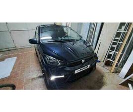 AIXAM COUPE SEMIPELLE E CARBON LOOK