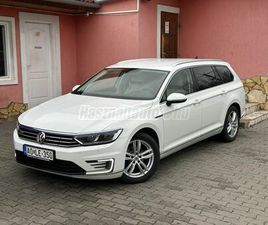 VOLKSWAGEN PASSAT VARIANT 1.4 TSI GTE PLUG-IN-HYBRID DSG LEDII 17K 2XTÖLTŐ ERGOC ELBŐR VEZCS VC F1 KGO VEZM EMODE NAVI HIFI KAM FÜL 3XDKL