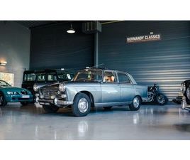 PEUGEOT 404 1963 PEUGEOT 404 ARGENT MANUEL, 4 VITESSES CONDUITE À GAU...