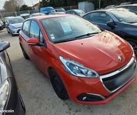 PEUGEOT 208 I PH2 1.2 ESSENCE 82CH ACTIVE BUSINESS GPS 5P DISTRIBUTION NEUVE RÉVISÉE GARANTIE 12 MOIS TRÈS COMPLÈTE