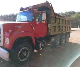 FORD L9000 DUMP TRUCK