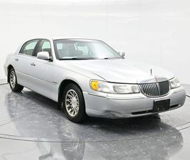 USED 2002 LINCOLN TOWN CAR SIGNATURE