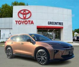 USED 2025 TOYOTA CROWN SIGNIA LIMITED