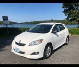 2010 TOYOTA MATRIX - 4CYL GAS SAVER!!