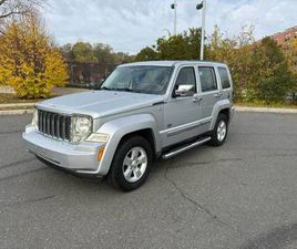 JEEP LIBERTY 2010 SPORT 4WD CLEAN CARFAX LOW MILES