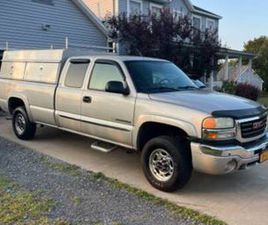2004 GMC SIERRA 2500HD GAS - EXTENDED CAB 8' BED & PLOW