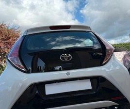 AYGO 1.0 5P XPLAY CAMBIO AUTOMATICO COME NUOVA