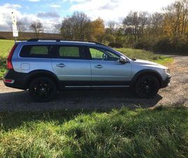 VOLVO XC70 D4 AWD MOMENTUM SILBERMET. LEDER AHK ABNEHMB