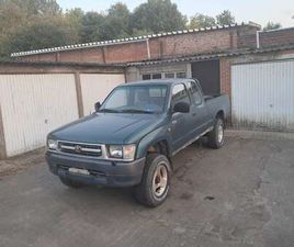 TOYOTA HILUX 2.4 TD 4WD SR