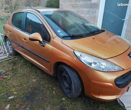 PEUGEOT 207 - 285000 KM - VENDUE DANS L'ÉTAT POUR BRICOLEUR OU PIÈCES