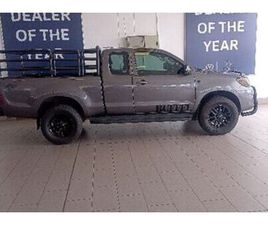 2015 TOYOTA HILUX 2.5 D-4D RAISED BODY SRX XTRA-CAB