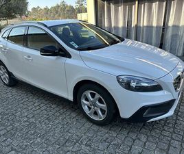 VOLVO V40 CROSS COUNTRY D2
