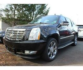 USED 2011 CADILLAC ESCALADE EXT LUXURY