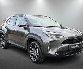 TOYOTA YARIS CROSS 1.5 HYBRIDE 130 PK BLACK EDITION, SAFETY + WINTER PAKKET.