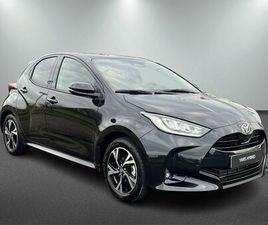 TOYOTA YARIS 1.5 HYBRID BLACK EDITION 115PK | STOEL EN STUUR VERWARMING.