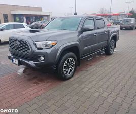 TOYOTA TACOMA