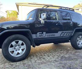 TOYOTA FJ CRUISER