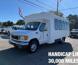2004 FORD E350 SHUTTLE BUS WITH HANDICAP LIFT ONLY 30,000 MILES