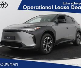 TOYOTA BZ4X DYNAMIC 71 KWH BI-TONE + PANORAMISCH DAK ACTIEPRIJS NU OF NOOIT