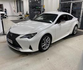 LEXUS RC 300H EXECUTIVE ** WEBASTO / PUNAISET NAHAT / ADAPT. VAKKARI / P. KAMERA / RATINLÄMMITIN / 2-OM SUOMI-AUTO **