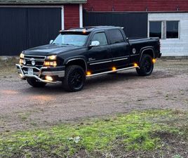 CHEVROLET SILVERADO 2500 CREW CAB 2500 HD CREW CAB DURAMAX 6600 V8 TURBODIESEL 4X4