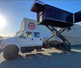 2011 FORD F750 SCISSOR LEFT DUMP TRUCK ONLY 63K LOW MILES