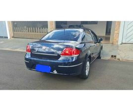 FIAT LINEA FIAT LINEA ESSENCE 1.8 FLEX 16V 4P 2013