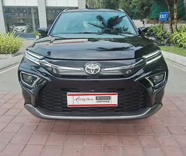 TOYOTA URBAN CRUISER