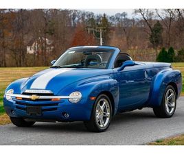 4,400-MILE 2006 CHEVROLET SSR 6-SPEED