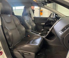 VOLVO XC60 2.0 D4 181 CH - MOMENTUM EQUIPE SIEGE CUIR SPORT & CHAUFFANTS - PACK CITY SENSUS- ATTELAGE
