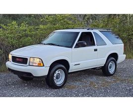 2001 GMC JIMMY SLS | 1-OWNER | 27K ACTUAL MILES | GARAGE-KEPT