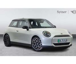 135KW E EXCLUSIVE [LEVEL 1] 41KWH 3DR AUTO