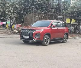 MG HECTOR PLUS
