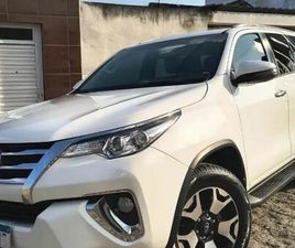 TOYOTA HILUX DOUBLE CABINE TOYOTA HILUX SW4 SRV FLEX 2020 4X2 7 LUGARES