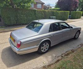 6.8 R SALOON 4 DOOR AUTO ( 450 BHP)